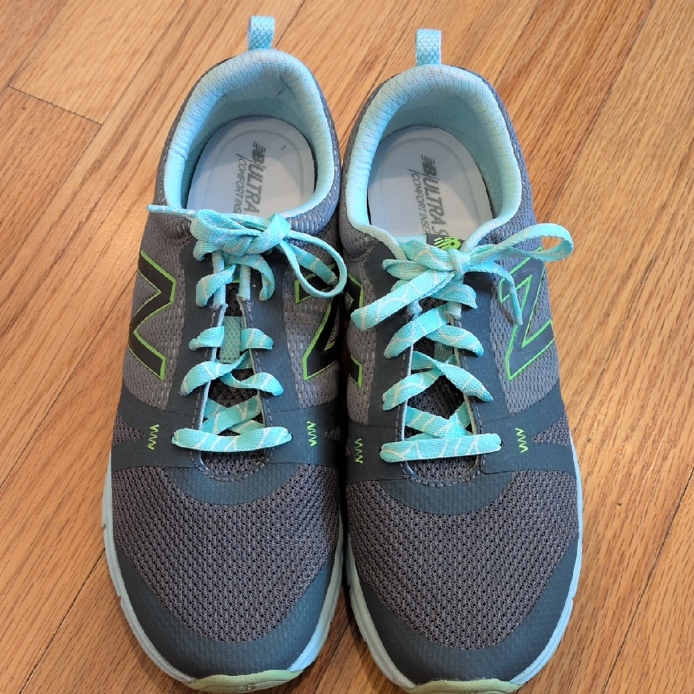 New Balance 715  Gray and Mint Cross Trainers Athletic Shoes Womens 11